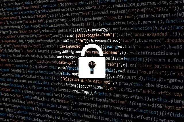 Hengelås over kode for å symbolisere sikkerhet mot hacking